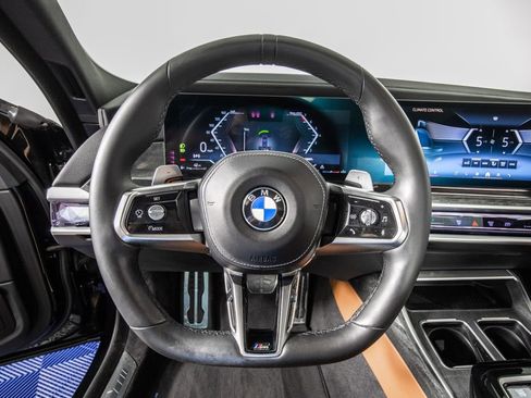 Used 2024 BMW 760i xDrive AWD/4WD image 19