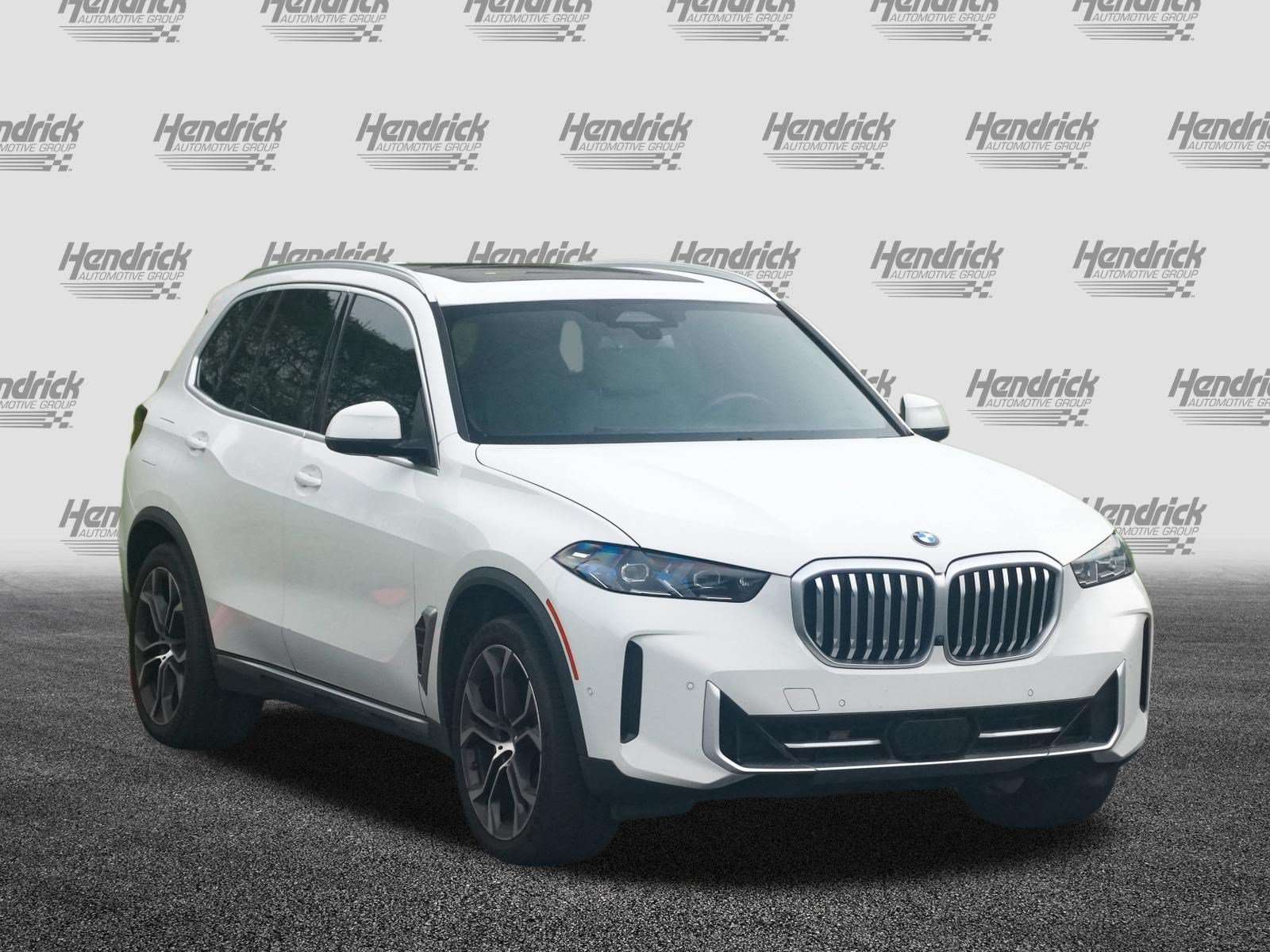 Certified 2025 BMW X5 sDrive40i w/ Parking Assistance Package RWD image 2