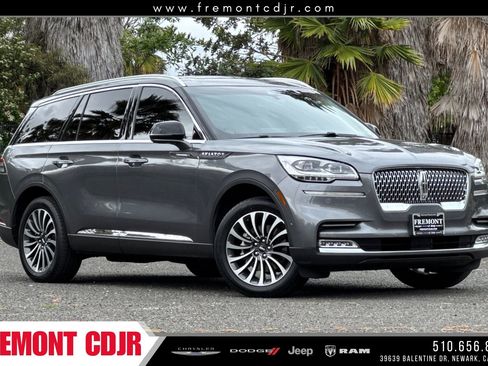 Used 2023 Lincoln Aviator Reserve w/ Equipment Group 201A RWD image 1
