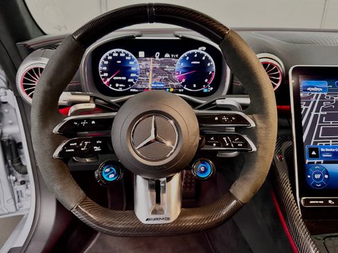 Used 2024 Mercedes-Benz SL 63 AMG 4MATIC image 27