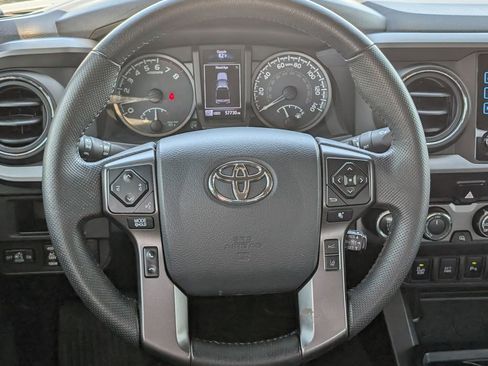Used 2019 Toyota Tacoma TRD Sport w/ Technology Package AWD/4WD image 15