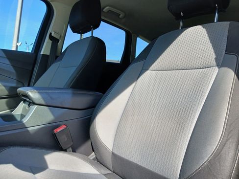 Used 2017 Ford Escape SE w/ Equipment Group 201A FWD image 15