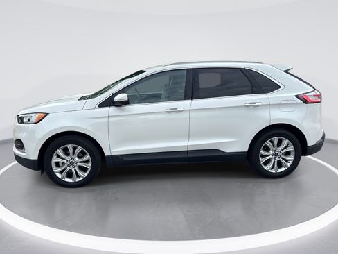 Used 2020 Ford Edge Titanium FWD image 5