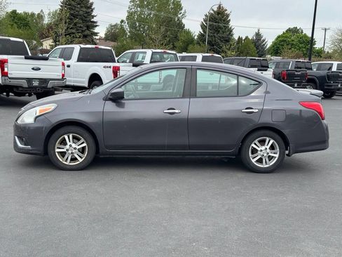 Used 2015 Nissan Versa SV FWD image 4