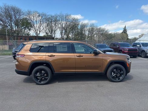 New 2026 Jeep Grand Cherokee L Limited AWD/4WD image 7