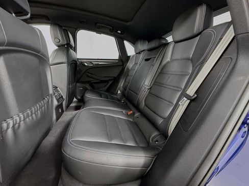 Certified 2025 Porsche Macan GTS image 24