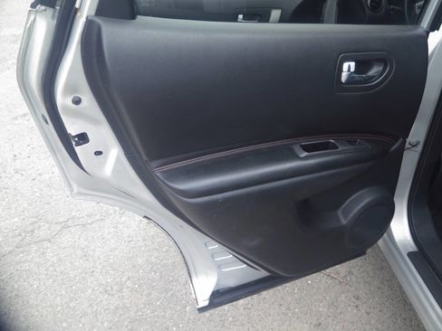 Used 2012 Nissan Rogue SL AWD/4WD image 28