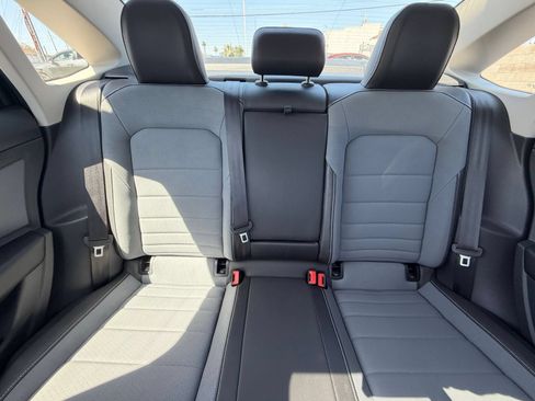Used 2025 Volkswagen Jetta SE FWD image 39