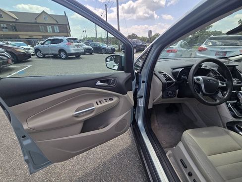 Used 2013 Ford C-MAX SEL FWD image 22