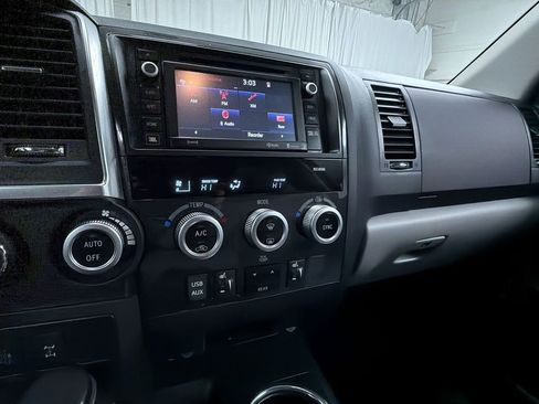 Used 2018 Toyota Sequoia Limited w/ Safety & Convenience Package AWD/4WD image 22