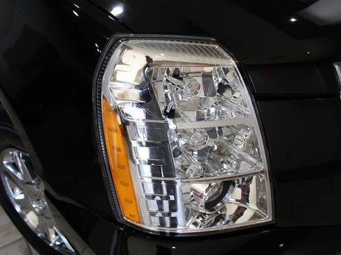 Used 2008 Cadillac Escalade AWD image 10