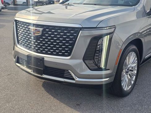 Used 2025 Cadillac Escalade ESV Premium Luxury w/ Touring Package RWD image 11