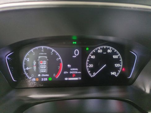 Certified 2025 Honda Pilot Touring image 19