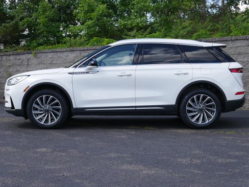 Used 2023 Lincoln Corsair Reserve AWD/4WD image 3