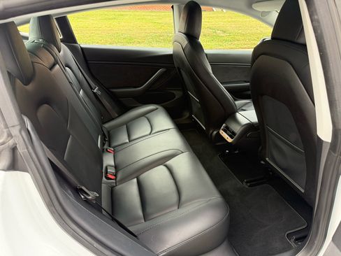 Used 2018 Tesla Model 3 Long Range image 36