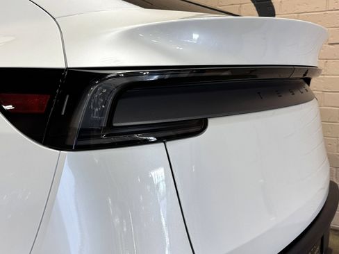 Used 2026 Tesla Model Y 2WD image 17