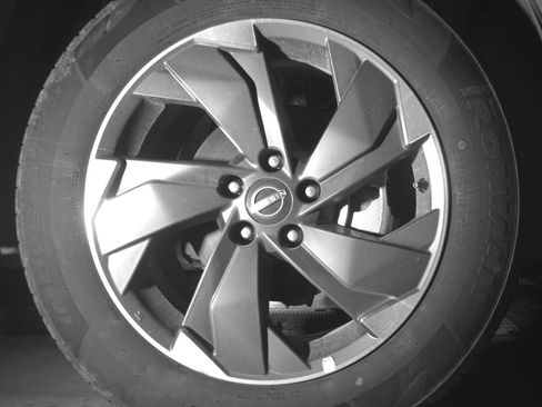 Used 2025 Nissan Rogue SV FWD image 13