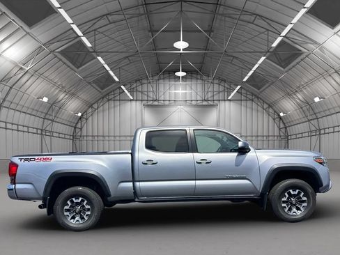 Used 2017 Toyota Tacoma TRD Off-Road w/ Tow Package AWD/4WD image 7