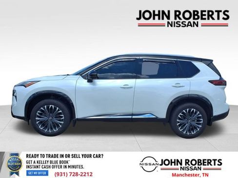 Used 2024 Nissan Rogue Platinum FWD image 2