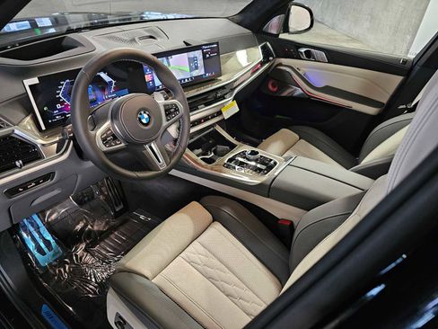 New 2026 BMW X7 M60i image 2