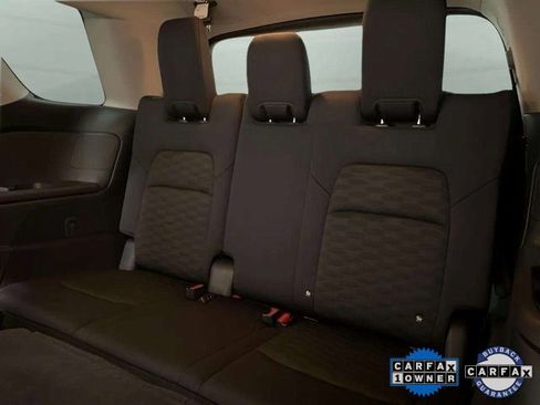 Used 2024 Nissan Pathfinder S image 19