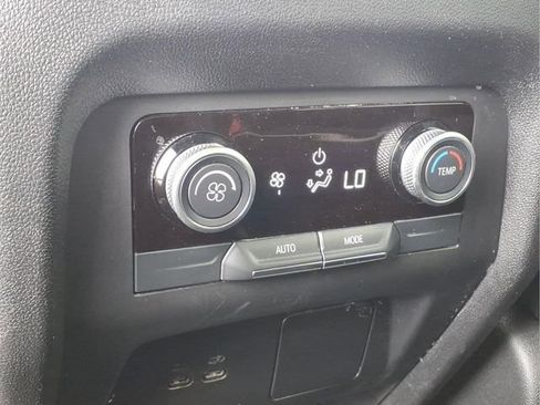 Used 2025 Buick Enclave Preferred AWD/4WD image 22