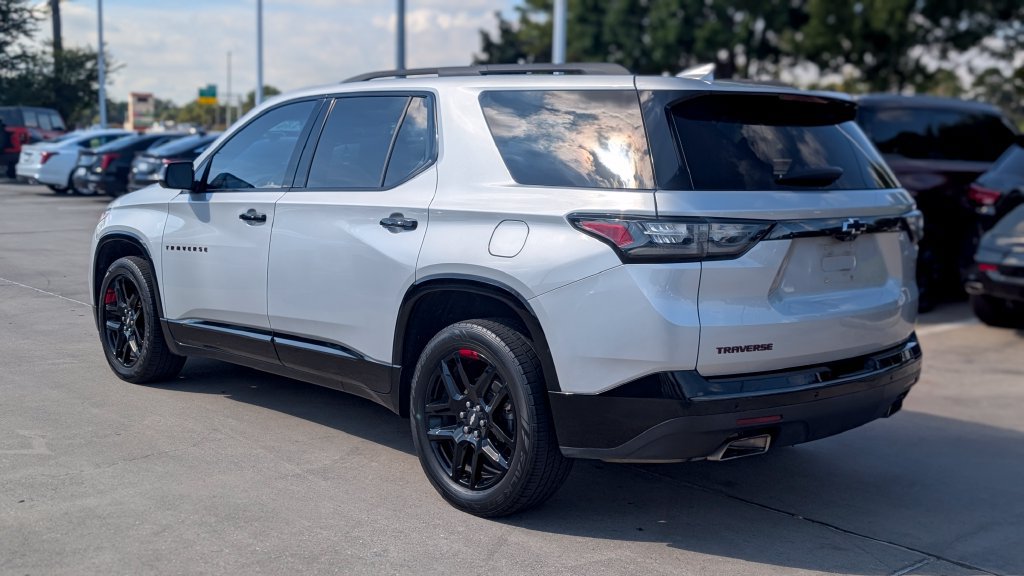 Used 2020 Chevrolet Traverse Premier w/ Redline Edition FWD image 4