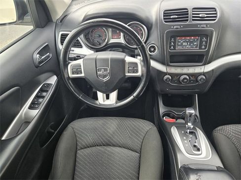 Used 2019 Dodge Journey SE w/ Premium Group image 10