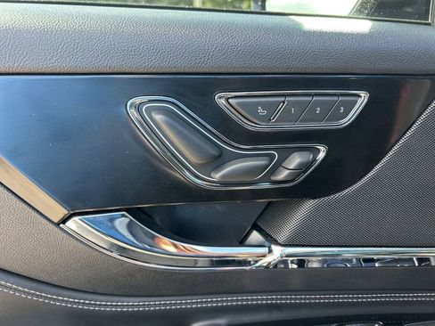 Used 2022 Lincoln Corsair Reserve w/ Equipment Group 201A image 38