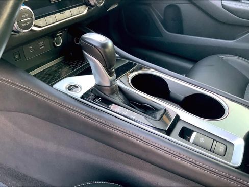 Used 2024 Nissan Altima 2.5 SL FWD image 16