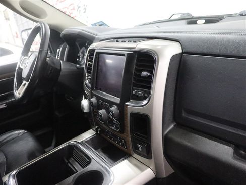 Used 2018 RAM 1500 Laramie w/ Convenience Group AWD/4WD image 29