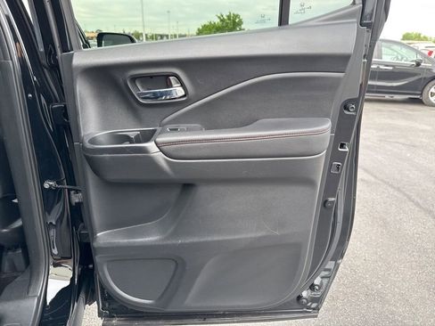 Used 2024 Honda Ridgeline Black Edition image 36