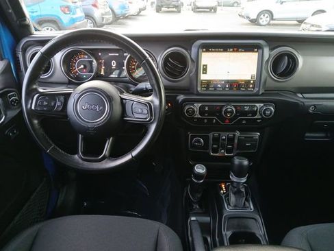 Used 2022 Jeep Gladiator Sport image 7