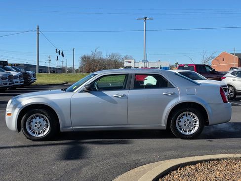 Used 2007 Chrysler 300 image 8