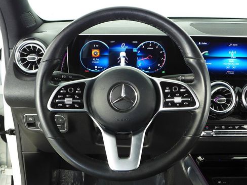 Used 2021 Mercedes-Benz GLB 250 image 25