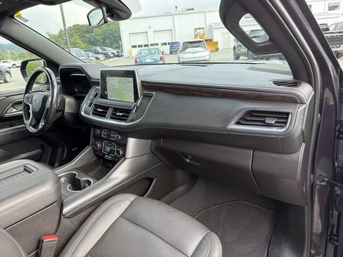 Used 2022 Chevrolet Tahoe Z71 w/ Luxury Package AWD/4WD image 30