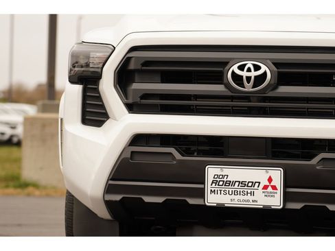 Used 2024 Toyota Tacoma SR image 9