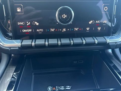 Used 2025 GMC Yukon XL Elevation RWD image 38