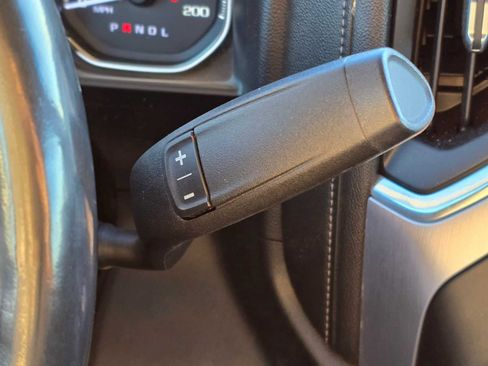 Used 2019 GMC Sierra 1500 SLE image 32