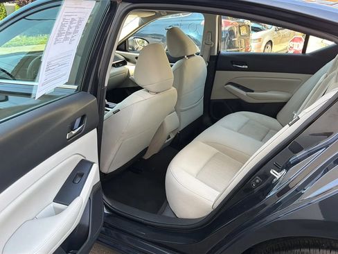 Used 2022 Nissan Altima 2.5 SV FWD image 27