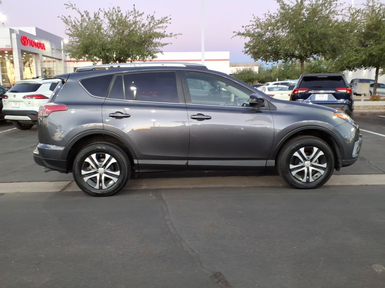 Used 2016 Toyota RAV4 LE FWD image 3