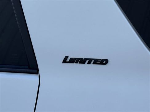 Used 2020 Toyota 4Runner Limited image 8