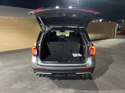 Used 2025 Ford Explorer Platinum w/ Ultimate Package image 14