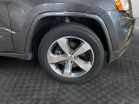 Used 2016 Jeep Grand Cherokee Overland w/ Advanced Technology Group AWD/4WD image 14