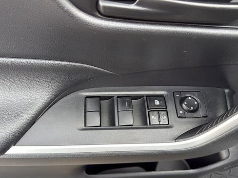 Used 2022 Toyota RAV4 LE image 29