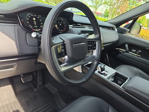 Certified 2024 Land Rover Range Rover SV AWD/4WD image 16