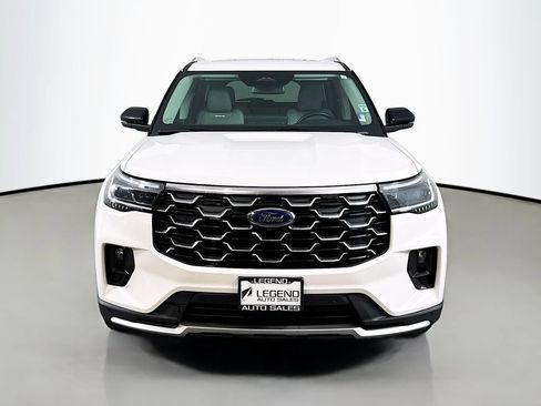 Used 2025 Ford Explorer Platinum w/ Ultimate Package AWD/4WD image 2