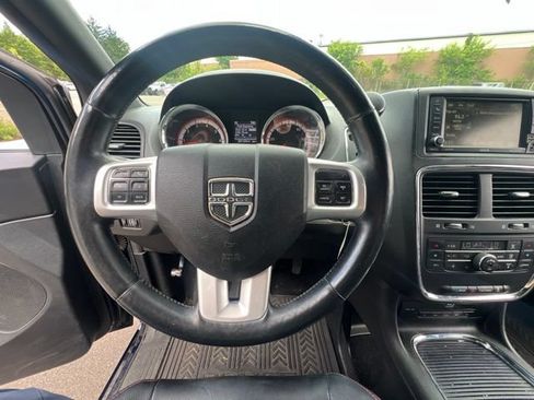 Used 2015 Dodge Grand Caravan R/T w/ Driver Convenience Group FWD image 25