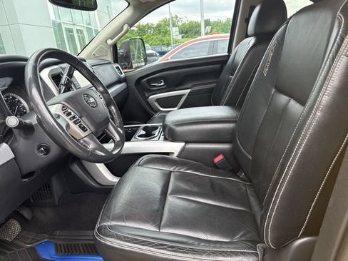 Used 2016 Nissan Titan PRO-4X w/ Pro-4x Convenience Package AWD/4WD image 7