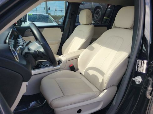 Used 2021 Mercedes-Benz GLB 250 w/ Premium Package image 15